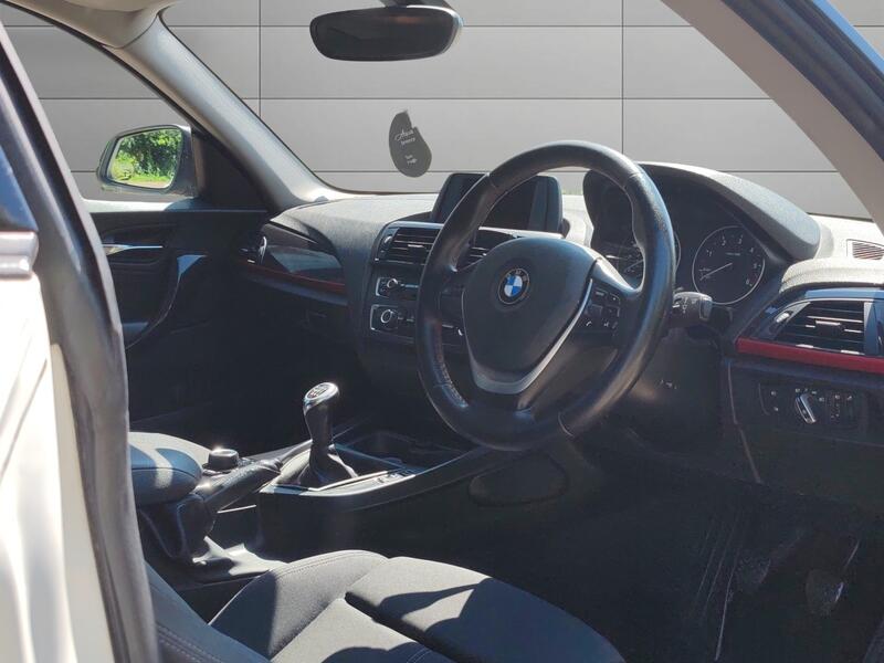 BMW 1 SERIES