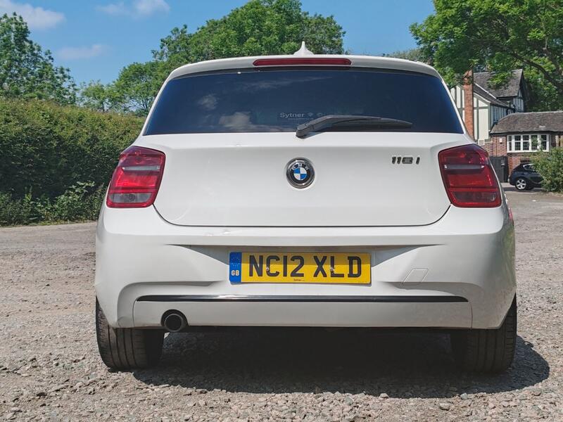 BMW 1 SERIES